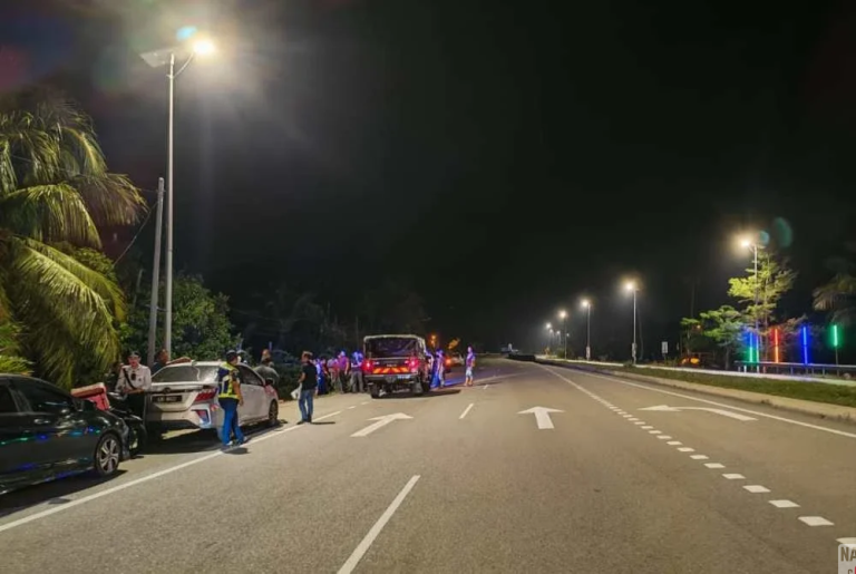 Lelaki Maut Bergesel Treler