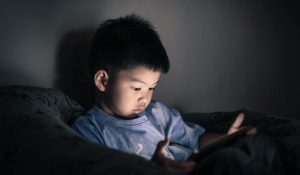 Masa Skrin Kanak-kanak Malaysia Kini Cecah Lebih 8 Jam Sehari!