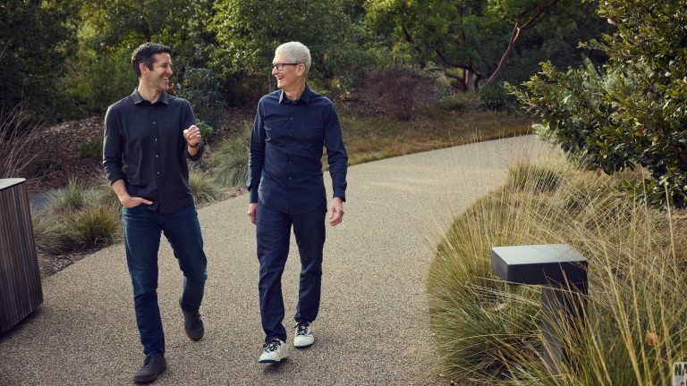 Peralihan CEO Apple, Tim Cook Undur Diri, John Ternus Dipilih Sebagai Pengganti