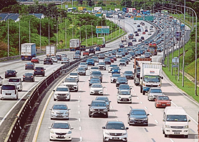 Aliran Trafik Hari Pertama BDR Terkawal Walaupun Pergerakan Perlahan Di Lebuh Raya Utama