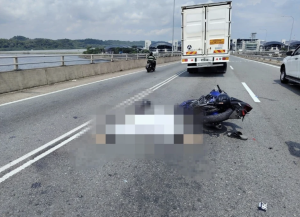 Suami Maut Isteri Cedera Ketika Perjalanan Ke Tempat Kerja Di Singapura