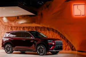 Zeekr 8X Rasmi Dilancarkan Sebagai SUV Hibrid Prestasi Tinggi Baharu