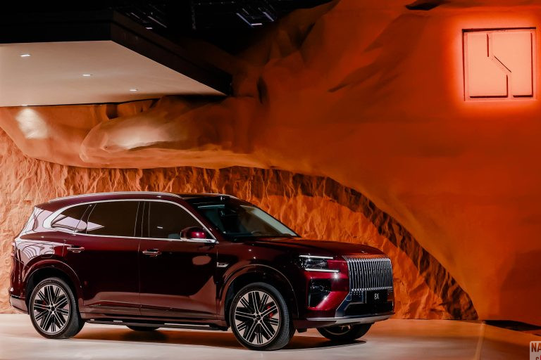 Zeekr 8X Rasmi Dilancarkan Sebagai SUV Hibrid Prestasi Tinggi Baharu