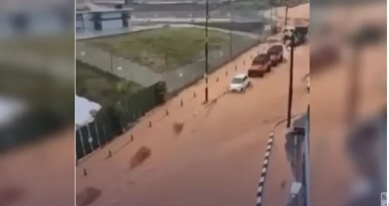 Banjir Kilat Cameron Highlands: Air Berlumpur Deras Turun Bukit, Jalan Tertutup Di Ringlet