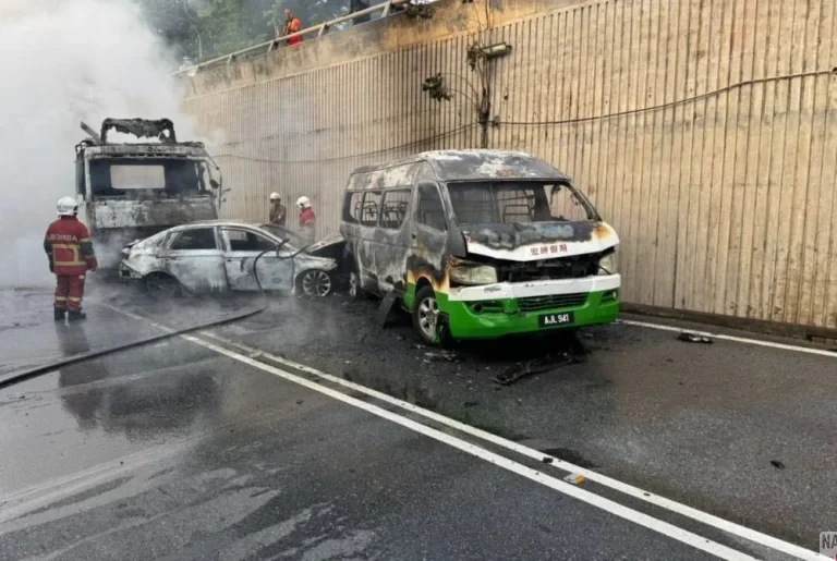 Lima Kenderaan Terbakar Bawah Terowong Udini, Treler Dan Proton S70 Hampir Rentung