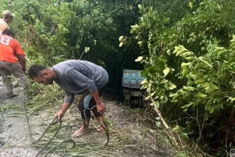 Pemandu Lori Maut Selepas Kenderaan Sarat Batu Terjunam Dalam Gaung Di Pitas