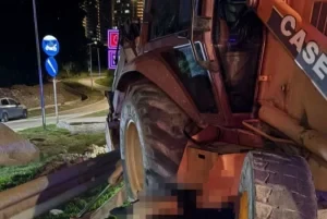 Penunggang Motosikal Maut Tersepit Bawah Jengkaut Dalam Nahas Tengah Malam