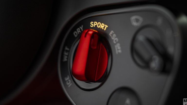 Pemilihan Mod Pemanduan Ferrari Luce