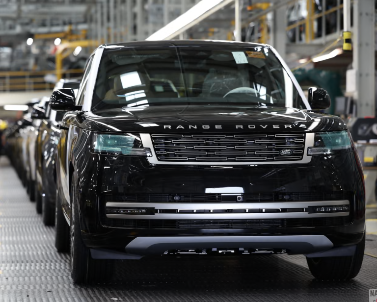 Keuntungan Tahunan Jaguar Land Rover Junam 99 Peratus Akibat Tarif AS Dan Serangan Siber