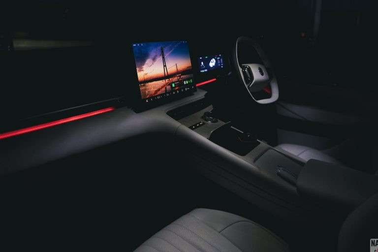 Bahagian Dalam Proton e.MAS