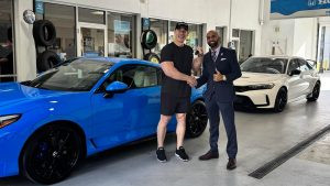 John Cena Tambah Koleksi Honda, Beli Honda Prelude Ketika Hantar Civic Type R FL5 Servis