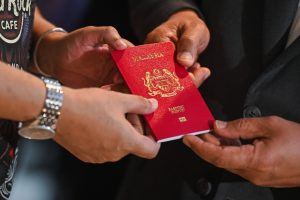 Pasport Malaysia 10 Tahun Diperkenalkan Pada Harga RM350