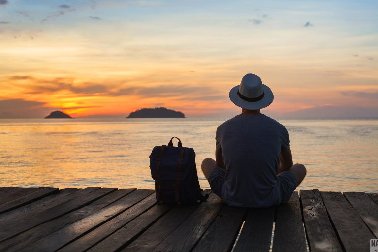 Destinasi Yang Buat Solo Traveller Rasa Sunyi, Walaupun Dikelilingi Orang Ramai