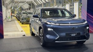 Proton e.MAS 7 PHEV Kini Dipasang Di Malaysia, CKD Bermula Di Kilang EV PROTON Tanjung Malim