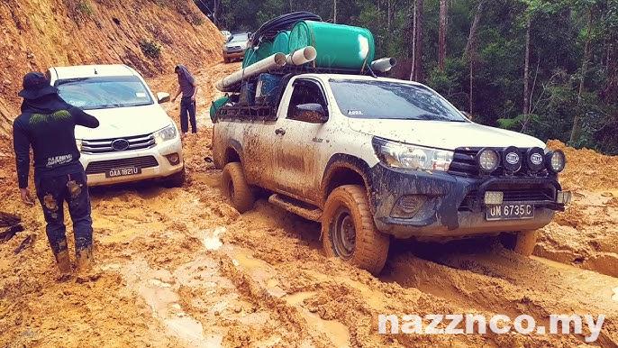 Trak Pikap 4x4