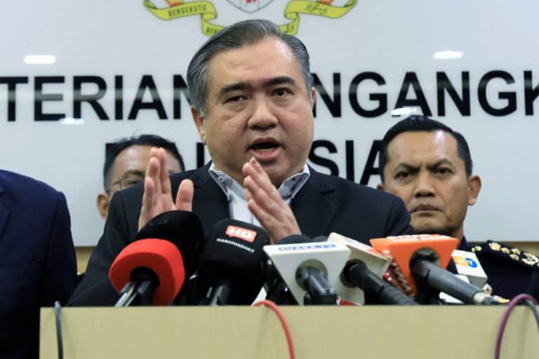 Saya Pulak Kena Letak Jawatan, Yang Tak Bayar Syarikat, Menteri Yang Kena. Apa Punya Logik Ni? – Anthony Loke