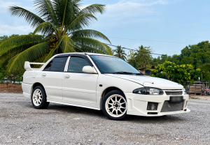 Kenapa? Tak Handsome Eh Pakai Kereta Lama?