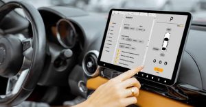 Skrin Sentuh Kereta Semakin Besar, Tetapi Kenapa Butang Fizikal Kembali Popular?